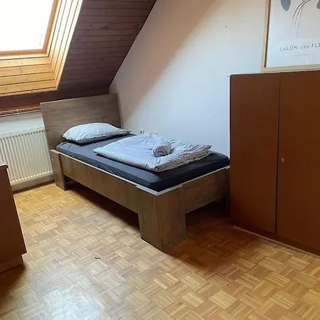 5 Bedrooms Central Apartman *