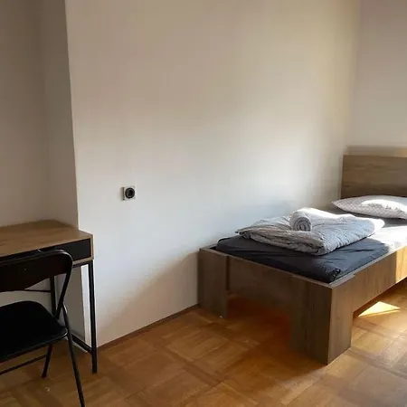 5 Bedrooms Central Appartement